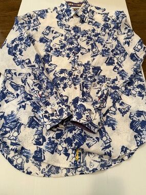 Robert Graham 100% Linen Embroidered Blue Toile Button Down Shirt. Size Medium